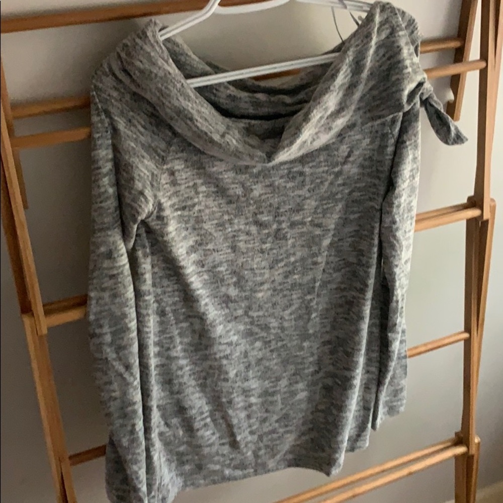 Pea in the Pod lightweight grey sweater